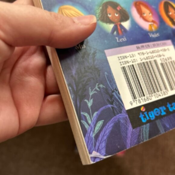 Star Friends 1 & 2 Wish Trap & Mirror Magic Childrens Chapter Books - Picture 3 of 3